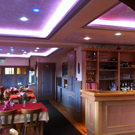 Hotel Logis Hotel & Restaurant - Les Vosges 3*